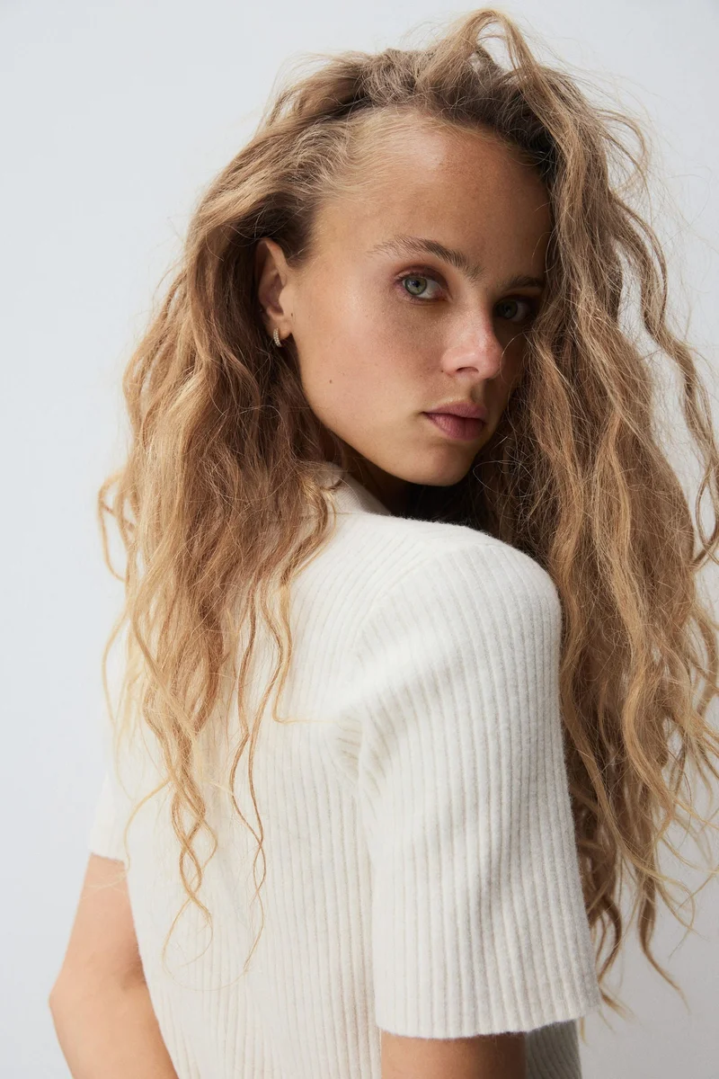 اتش اند ام تي-شيرت بولو مرن ومحبوك